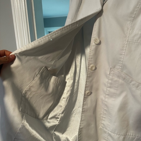 FIGS Aurora Lab Coat - Picture 12 of 14